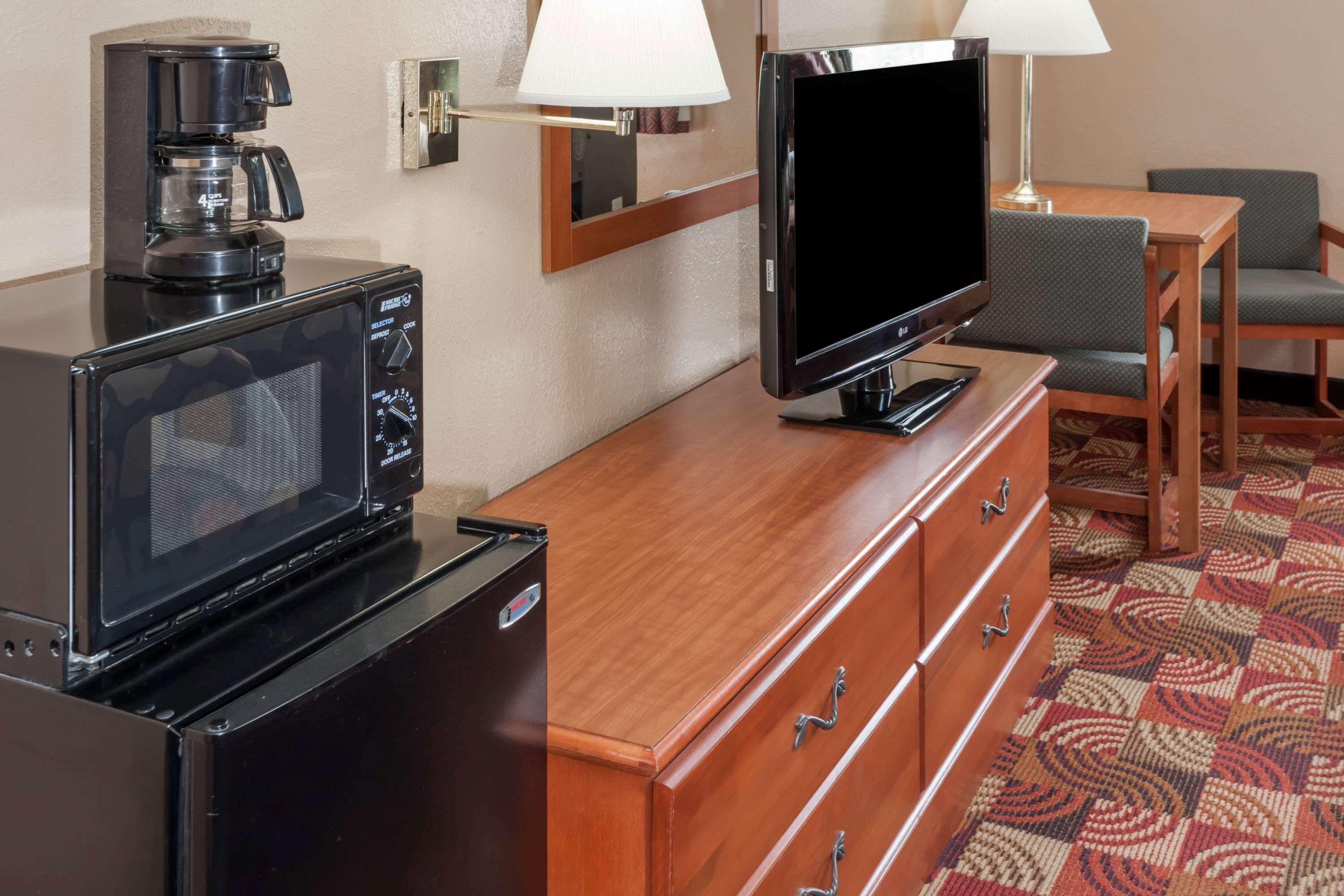 Super 8 By Wyndham Shipshewana Hotel Kültér fotó