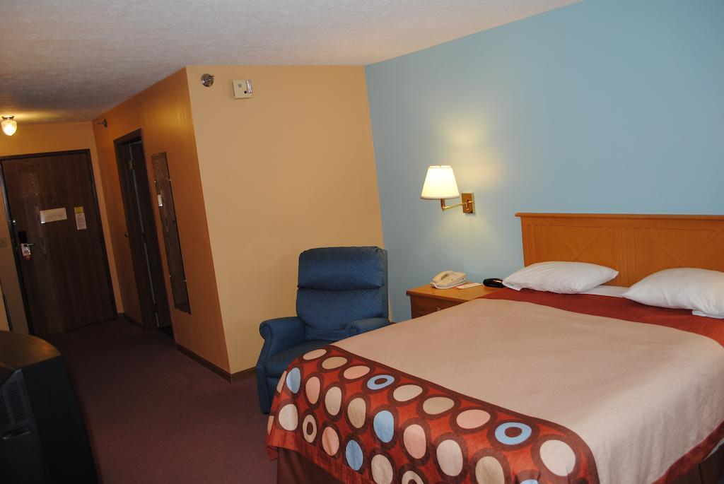 Super 8 By Wyndham Shipshewana Hotel Szoba fotó
