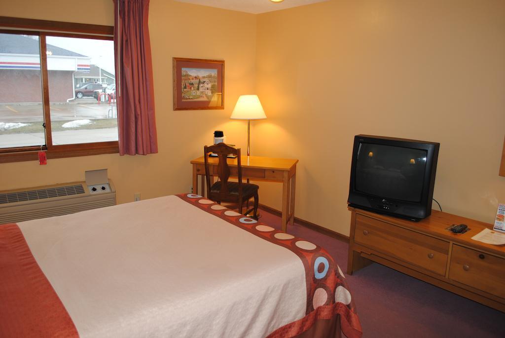 Super 8 By Wyndham Shipshewana Hotel Szoba fotó